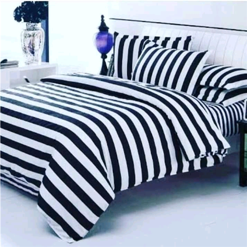 Stripe designed Comfortable Duvet  + Bedsheet with 4 pillow case